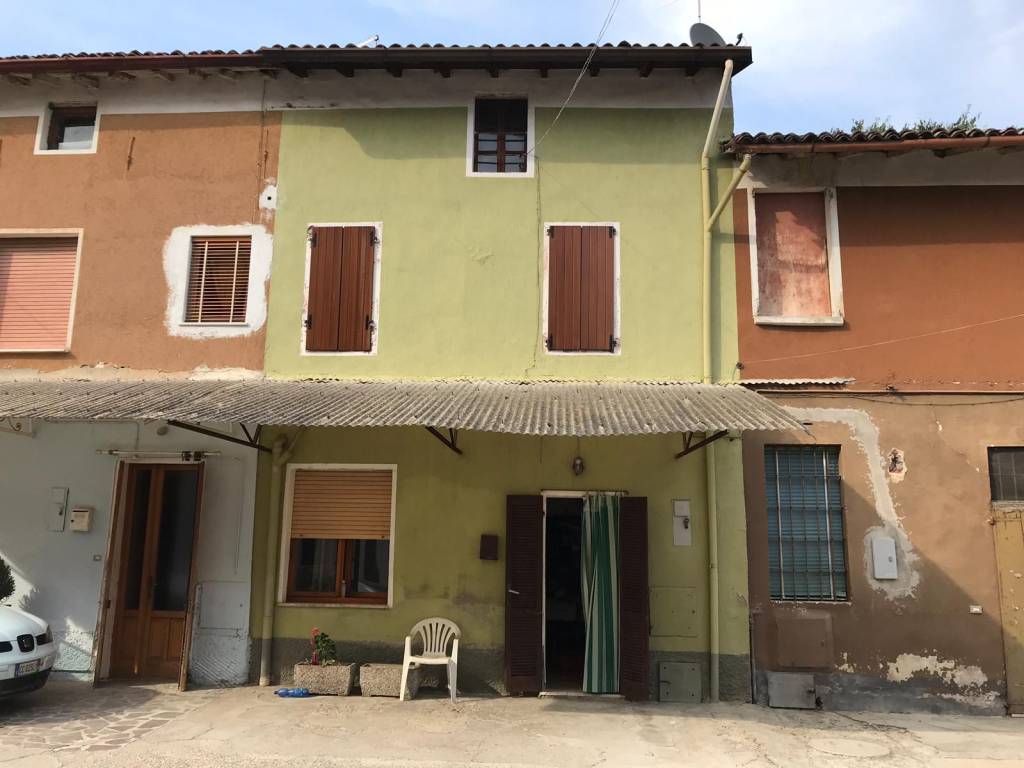 casa indipendente in vendita a Genivolta