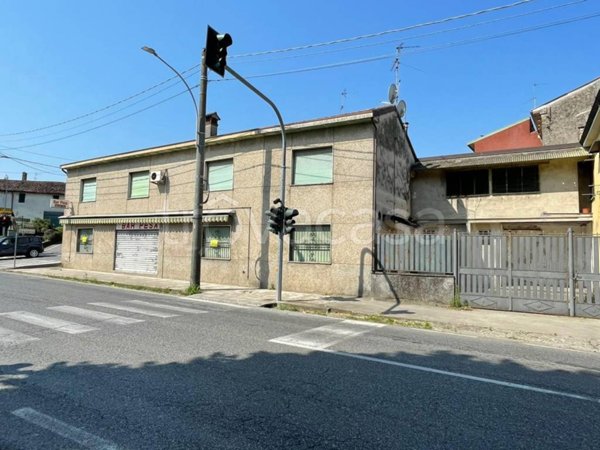 casa indipendente in vendita a Genivolta