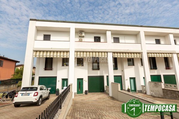 casa indipendente in vendita a Genivolta