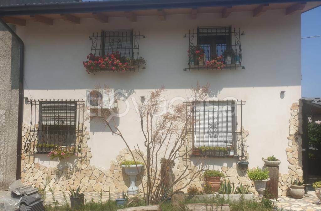 casa indipendente in vendita a Genivolta
