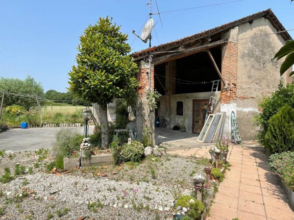 casa indipendente in vendita a Genivolta