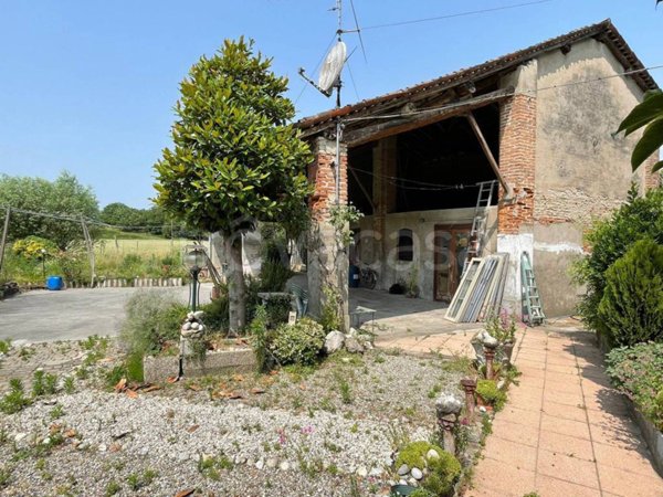 casa indipendente in vendita a Genivolta