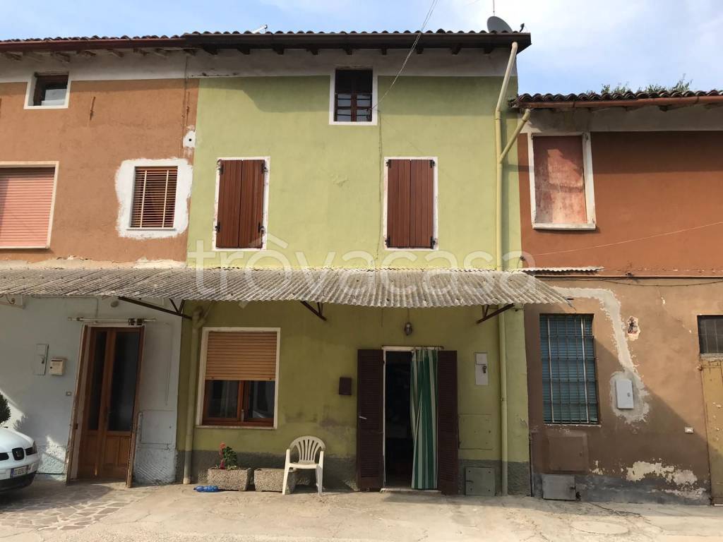 casa indipendente in vendita a Genivolta