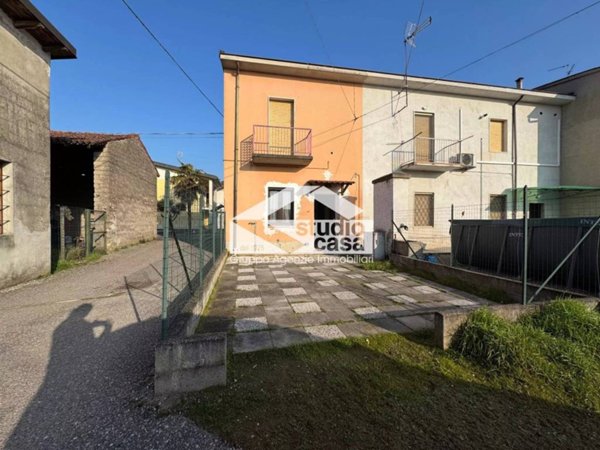 casa indipendente in vendita a Genivolta