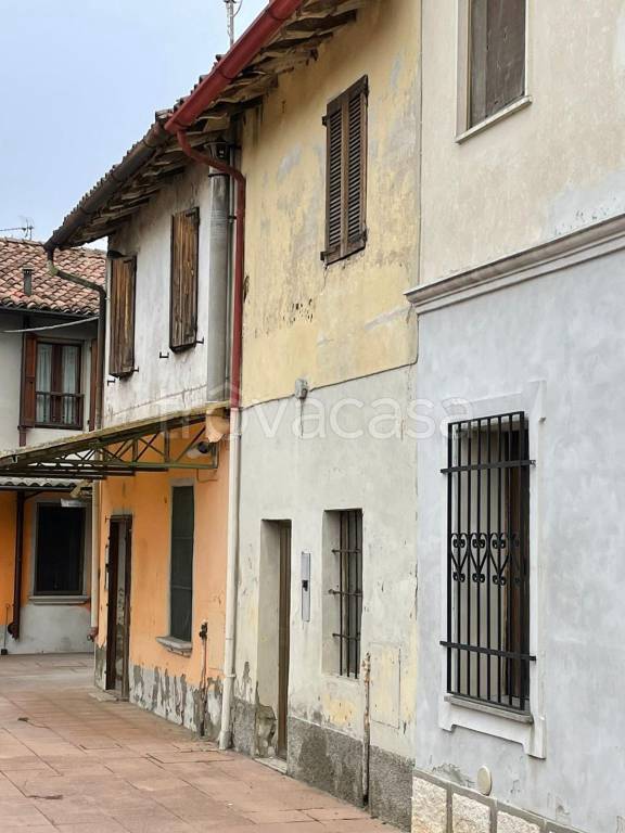 casa indipendente in vendita a Genivolta