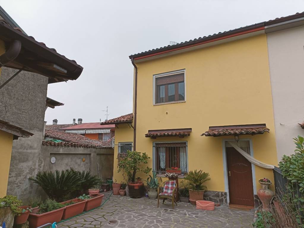casa indipendente in vendita a Genivolta