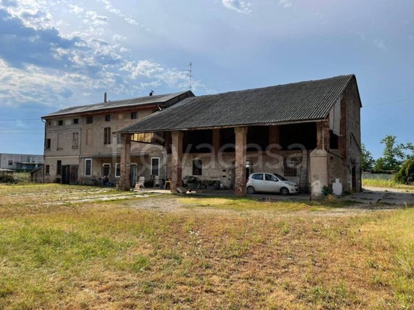 casa indipendente in vendita a Genivolta