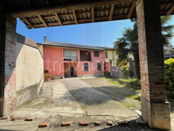 casa indipendente in vendita a Genivolta