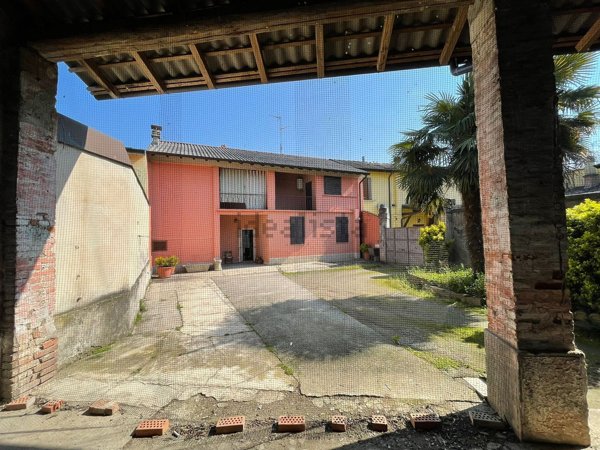 casa indipendente in vendita a Genivolta