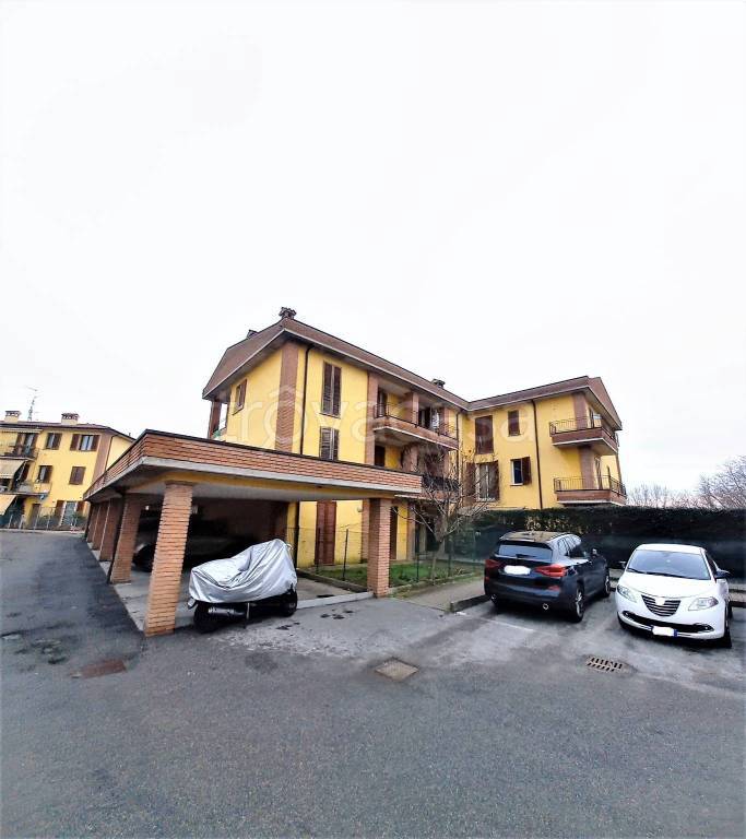 appartamento in vendita a Gerre de' Caprioli in zona Bosco ex Parmigiano