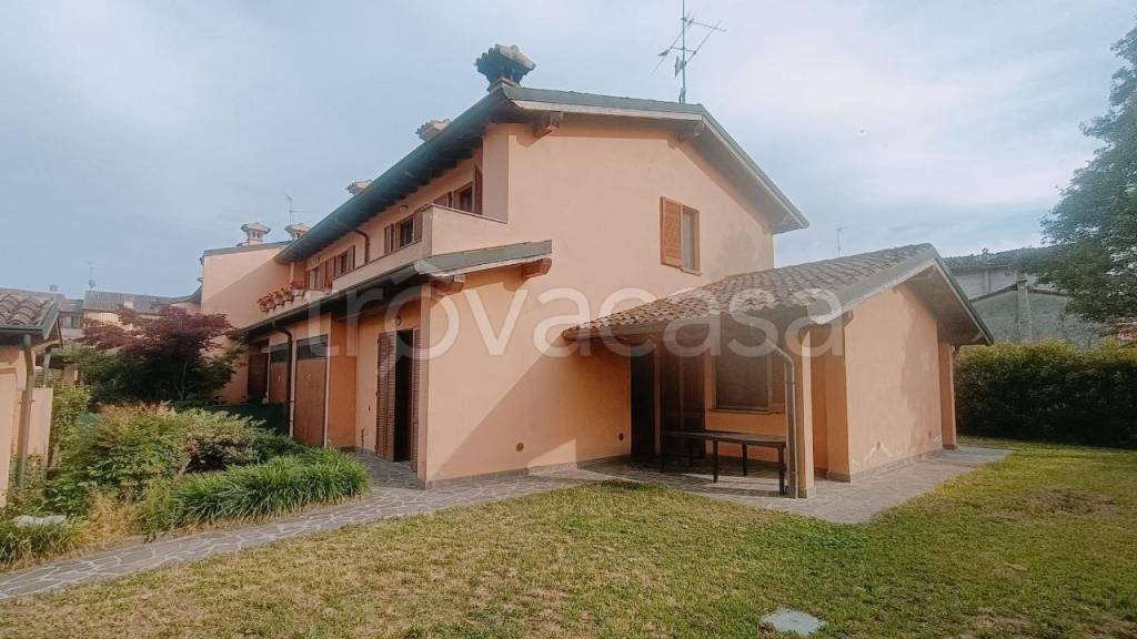 casa indipendente in vendita a Gerre de' Caprioli in zona Bosco ex Parmigiano
