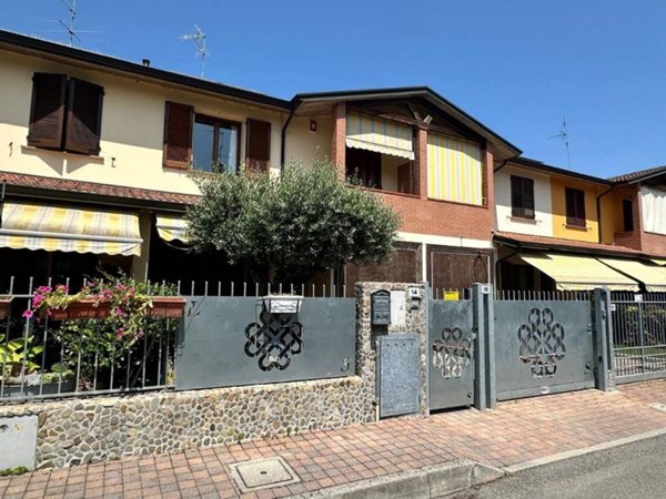 casa indipendente in vendita a Gerre de' Caprioli in zona Bosco ex Parmigiano