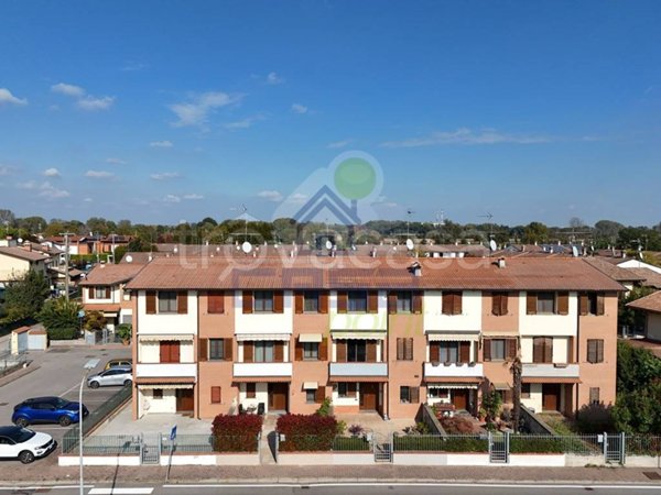 casa indipendente in vendita a Gerre de' Caprioli in zona Bosco ex Parmigiano