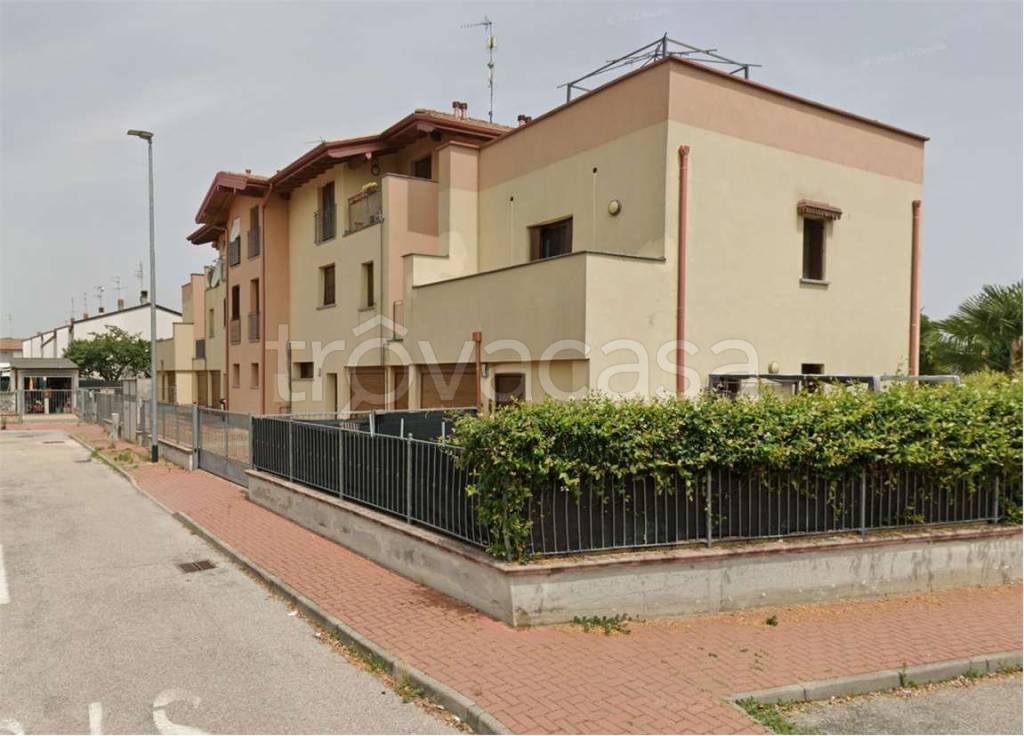 appartamento in vendita a Gerre de' Caprioli in zona Bosco ex Parmigiano