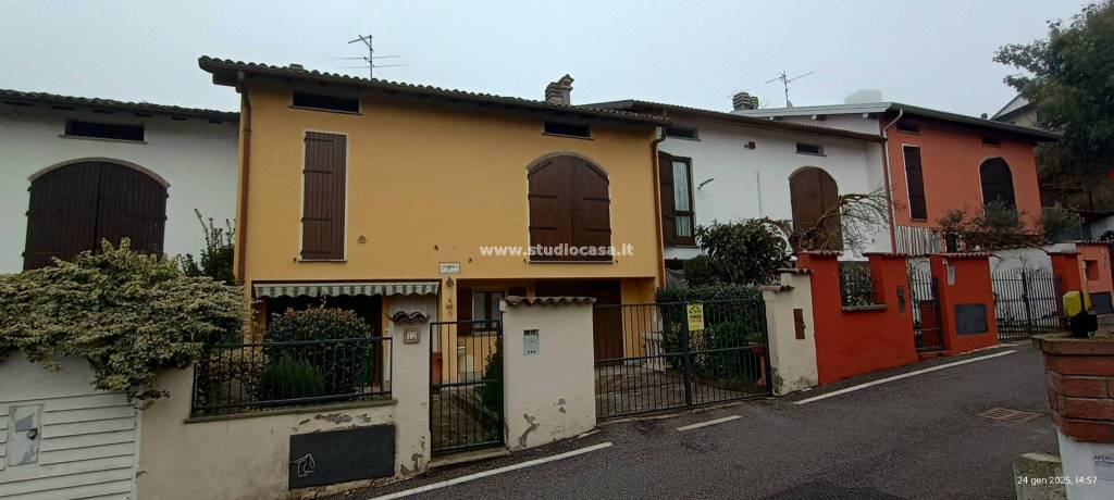 casa indipendente in vendita a Gombito