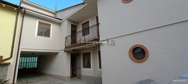 casa indipendente in vendita a Gombito