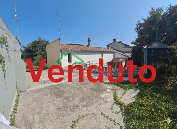 casa indipendente in vendita a Gombito