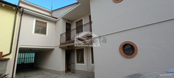 casa indipendente in vendita a Gombito