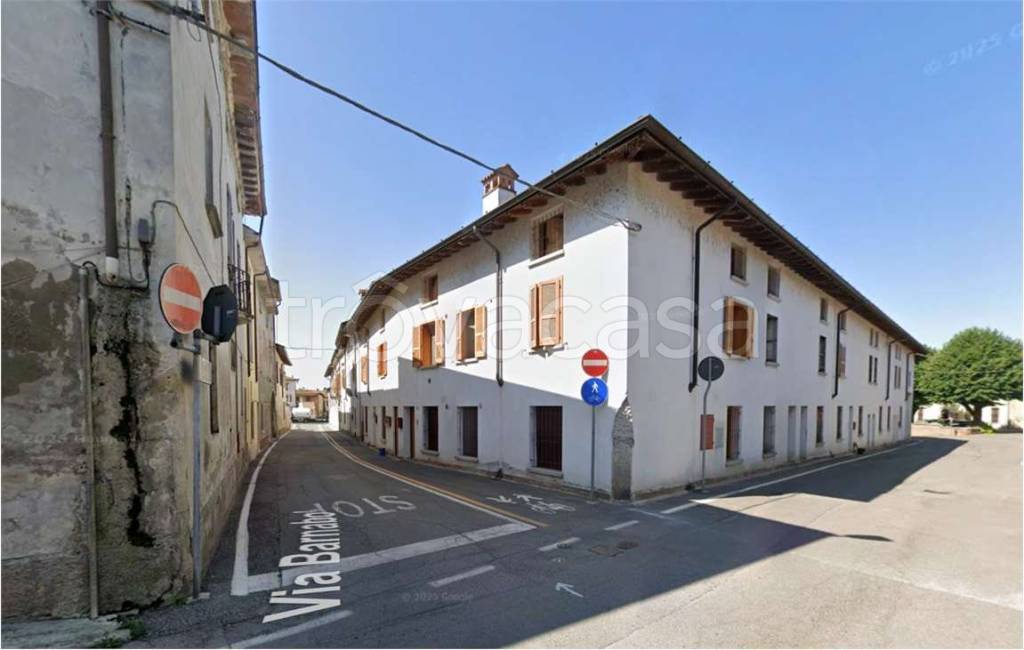 casale in vendita a Gombito