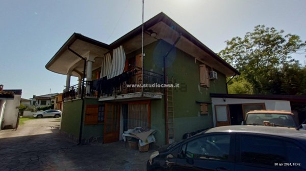 casa indipendente in vendita a Gombito