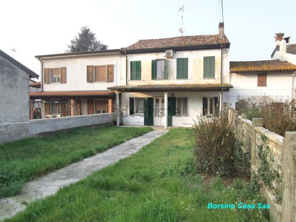 casa indipendente in vendita a Gombito