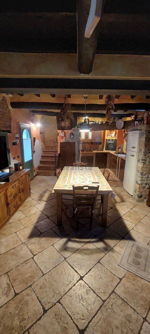 casale in vendita a Gombito