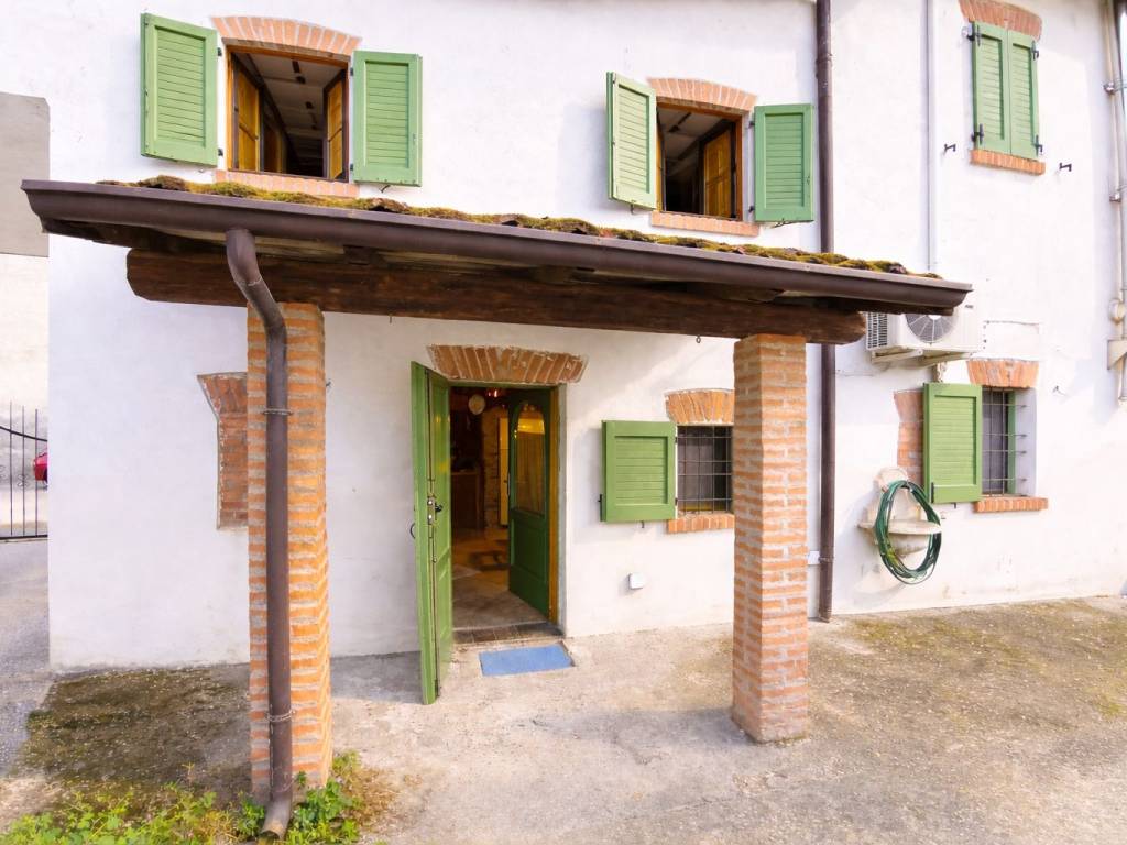 casa indipendente in vendita a Gombito