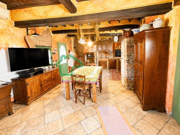 casa indipendente in vendita a Gombito in zona Trecca