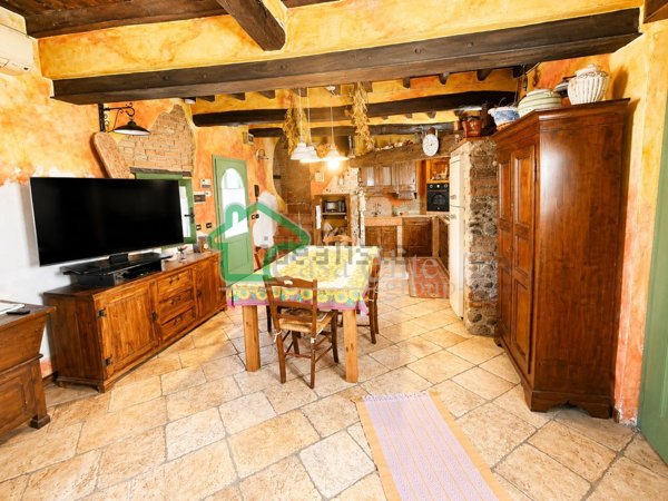 casa indipendente in vendita a Gombito in zona Trecca