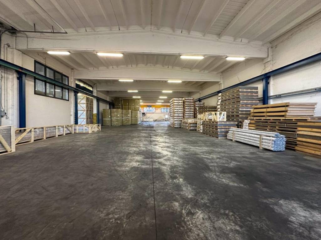 locale commerciale in vendita a Grontardo