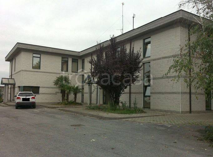 locale commerciale in vendita a Grontardo