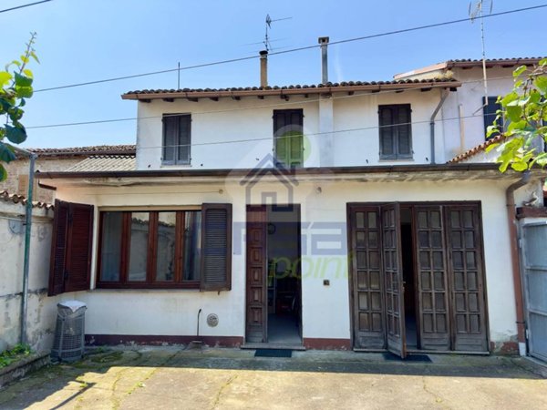 casa indipendente a Grumello Cremonese ed Uniti in zona Grumello Cremonese