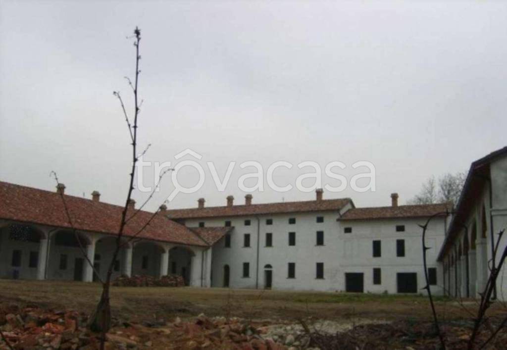 negozio in vendita a Grumello Cremonese ed Uniti