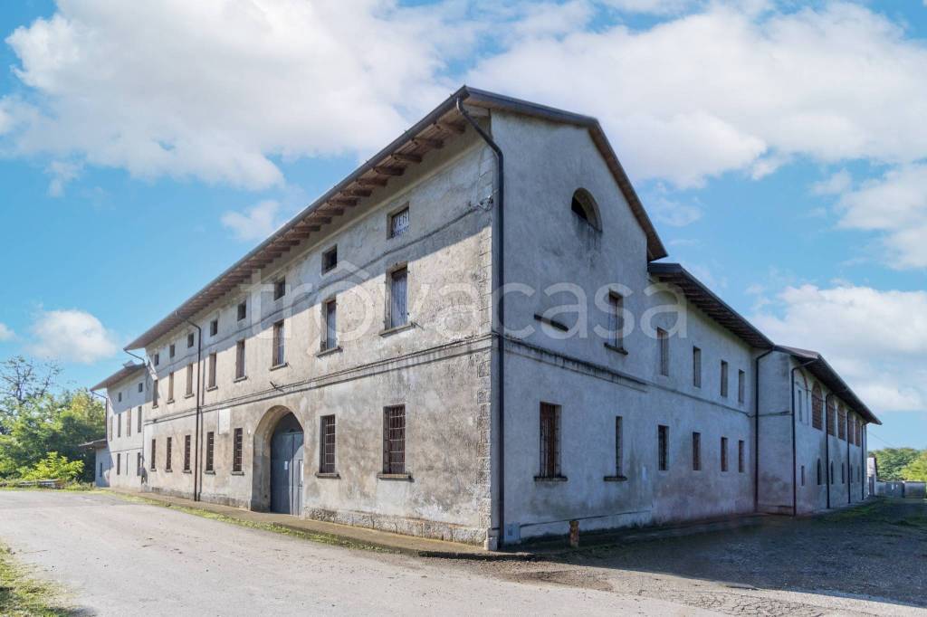terreno agricolo in vendita a Grumello Cremonese ed Uniti