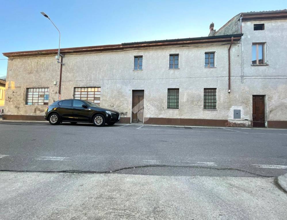 casa indipendente a Grumello Cremonese ed Uniti in zona Grumello Cremonese