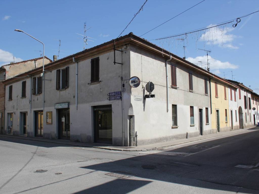 negozio in vendita a Grumello Cremonese ed Uniti in zona Grumello Cremonese