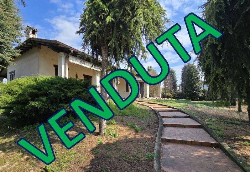 casa indipendente a Grumello Cremonese ed Uniti in zona Grumello Cremonese