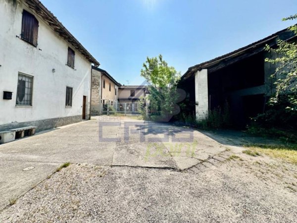 casa indipendente a Grumello Cremonese ed Uniti in zona Grumello Cremonese