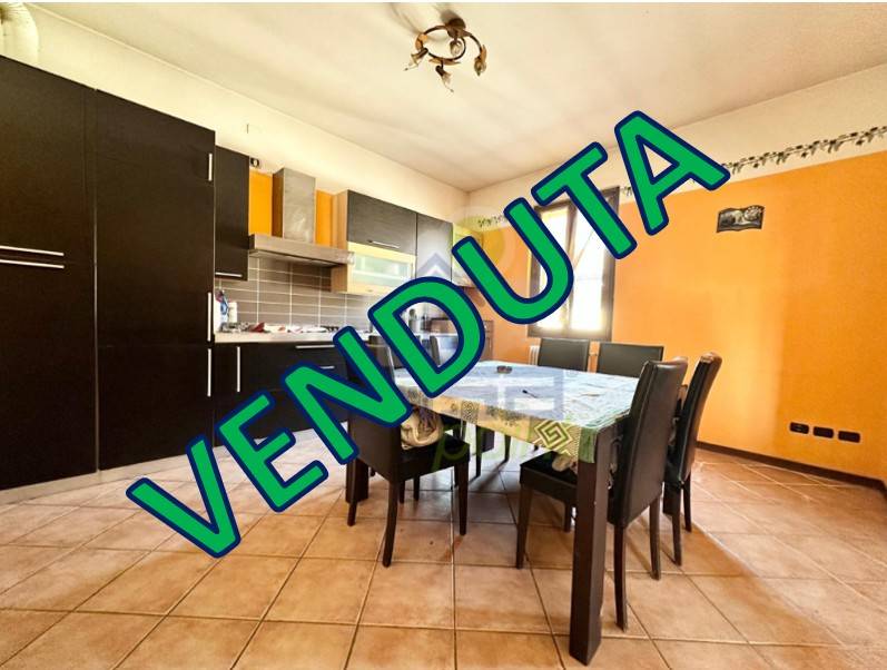 appartamento in vendita a Grumello Cremonese ed Uniti in zona Grumello Cremonese