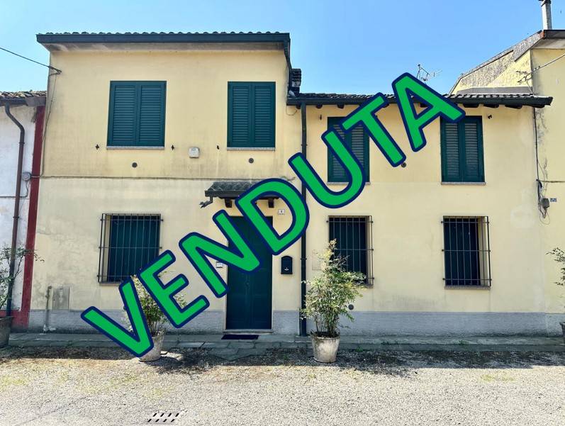 casa indipendente in vendita a Grumello Cremonese ed Uniti in zona Zanengo