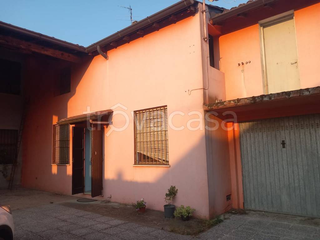 appartamento in vendita a Grumello Cremonese ed Uniti in zona Grumello Cremonese