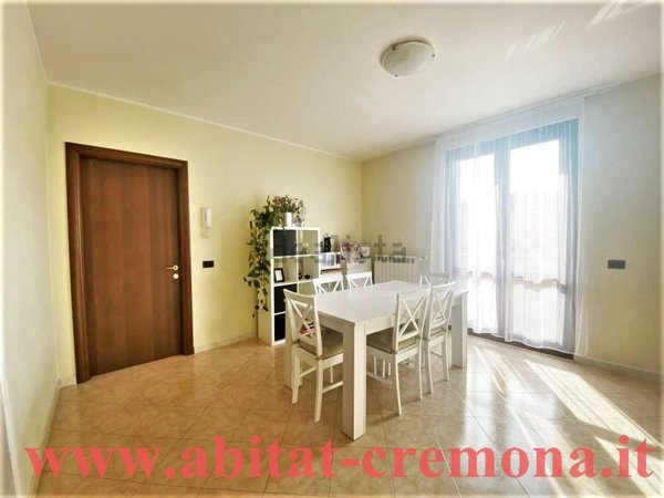 casa indipendente a Grumello Cremonese ed Uniti in zona Grumello Cremonese