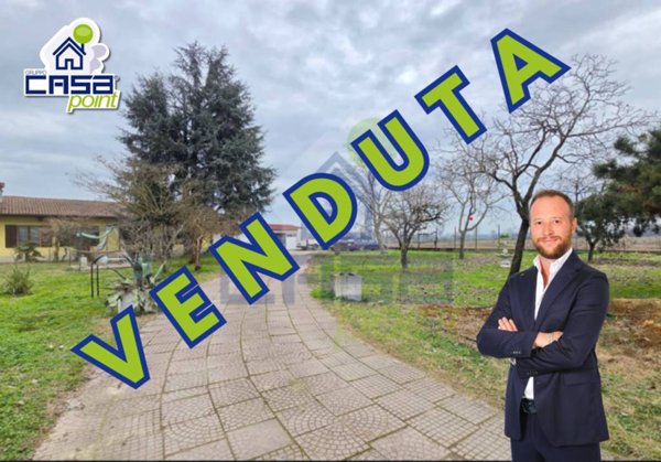 casa indipendente in vendita a Grumello Cremonese ed Uniti in zona Zanengo