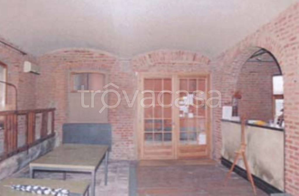 negozio in vendita a Grumello Cremonese ed Uniti