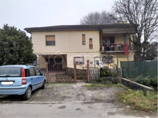 casa indipendente in vendita a Grumello Cremonese ed Uniti