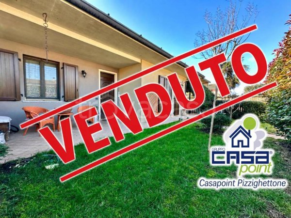 casa indipendente in vendita a Grumello Cremonese ed Uniti in zona Zanengo