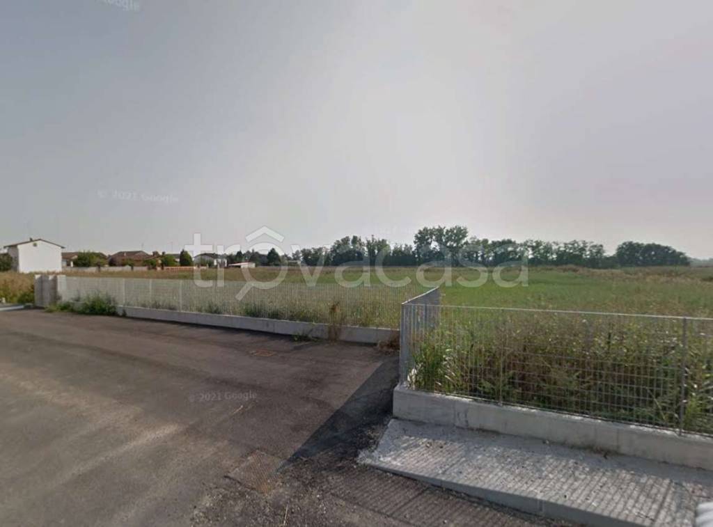 terreno agricolo in vendita a Grumello Cremonese ed Uniti