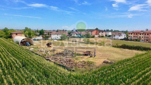 terreno agricolo a Grumello Cremonese ed Uniti in zona Grumello Cremonese