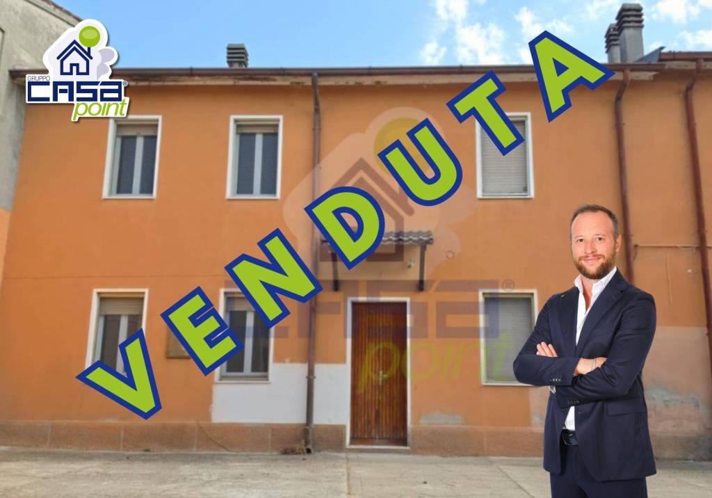 casa indipendente a Grumello Cremonese ed Uniti in zona Grumello Cremonese