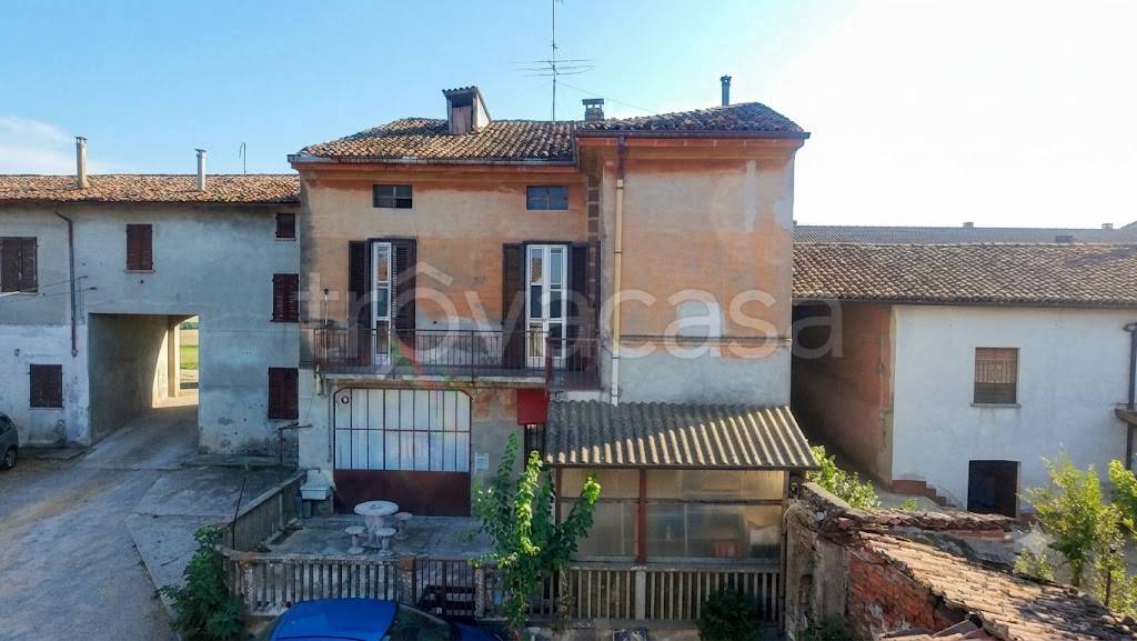 casa indipendente a Grumello Cremonese ed Uniti in zona Grumello Cremonese